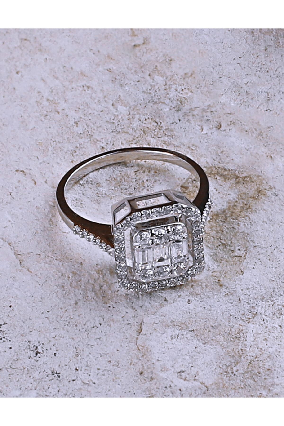 PIRLANT 0.59 Karat Baget Pırlanta Yüzük
