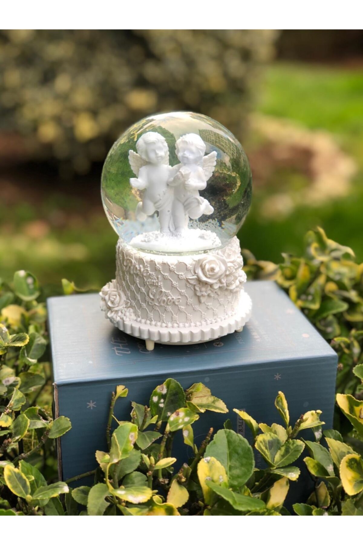 Cold Easy Büyük Boy, Deluxe Su Kar Küresi , Işıklı, Müzikli, Hareketli, Kendinden Kar Yağdırma, Melekler Fanus