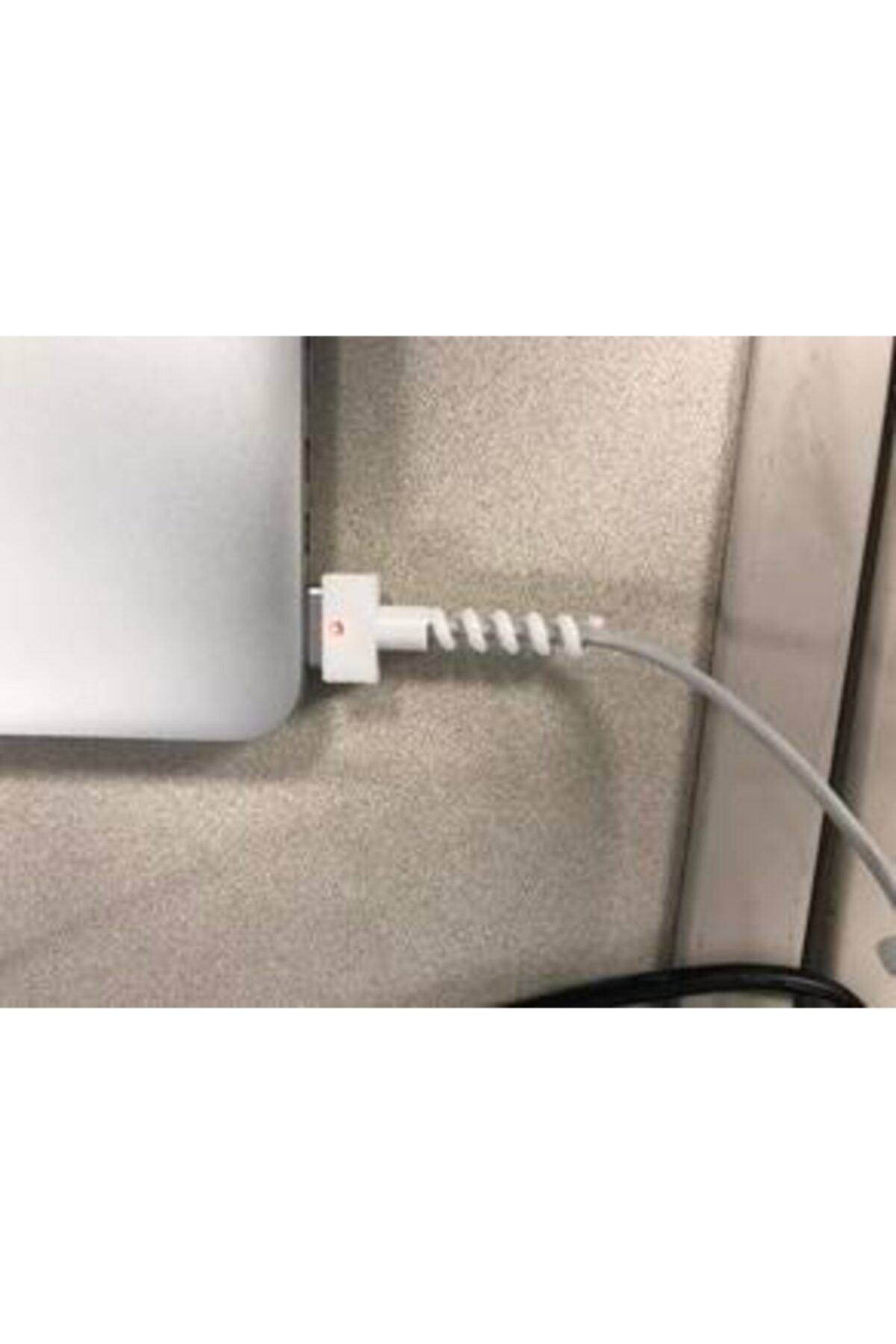 AldımGeldi Macbook Kablo Koruyucu Tutucu Asma Aparatı Aksesuar Aparat Asma