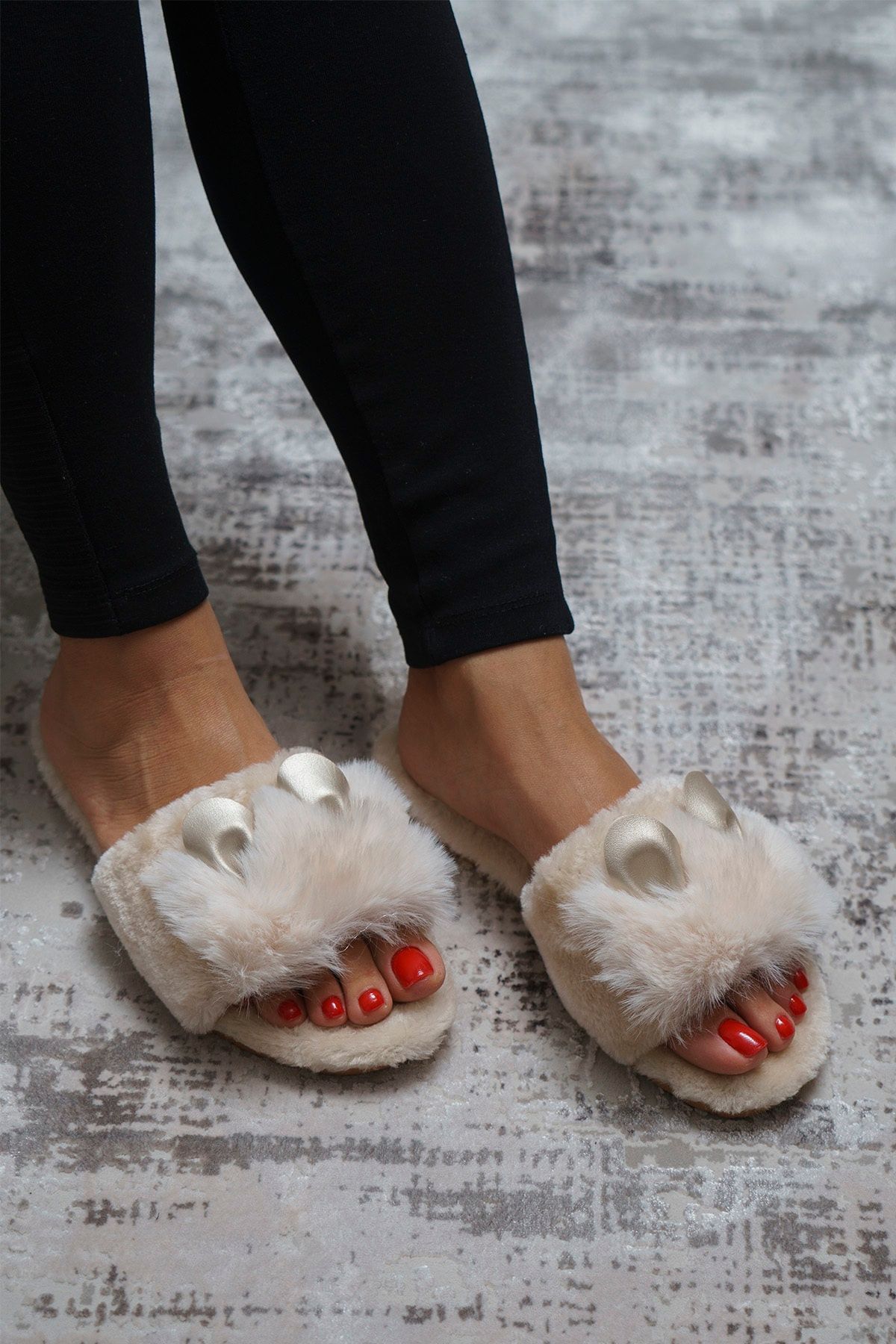 OCT Shoes Krem Kulaklı Peluş Terlik 1028