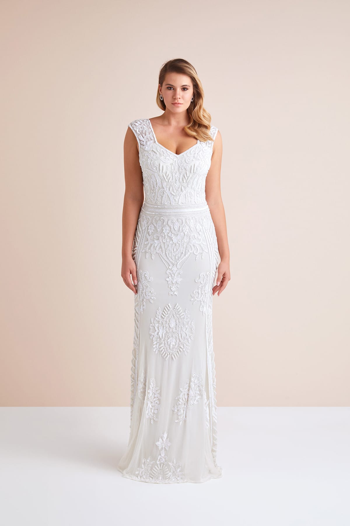 Oleg Cassini Kadın Fildişi Rengi Payet İşlemeli Derin Sırt Dekolteli Dar Kesim Gelinlik 4XLWGIN0117