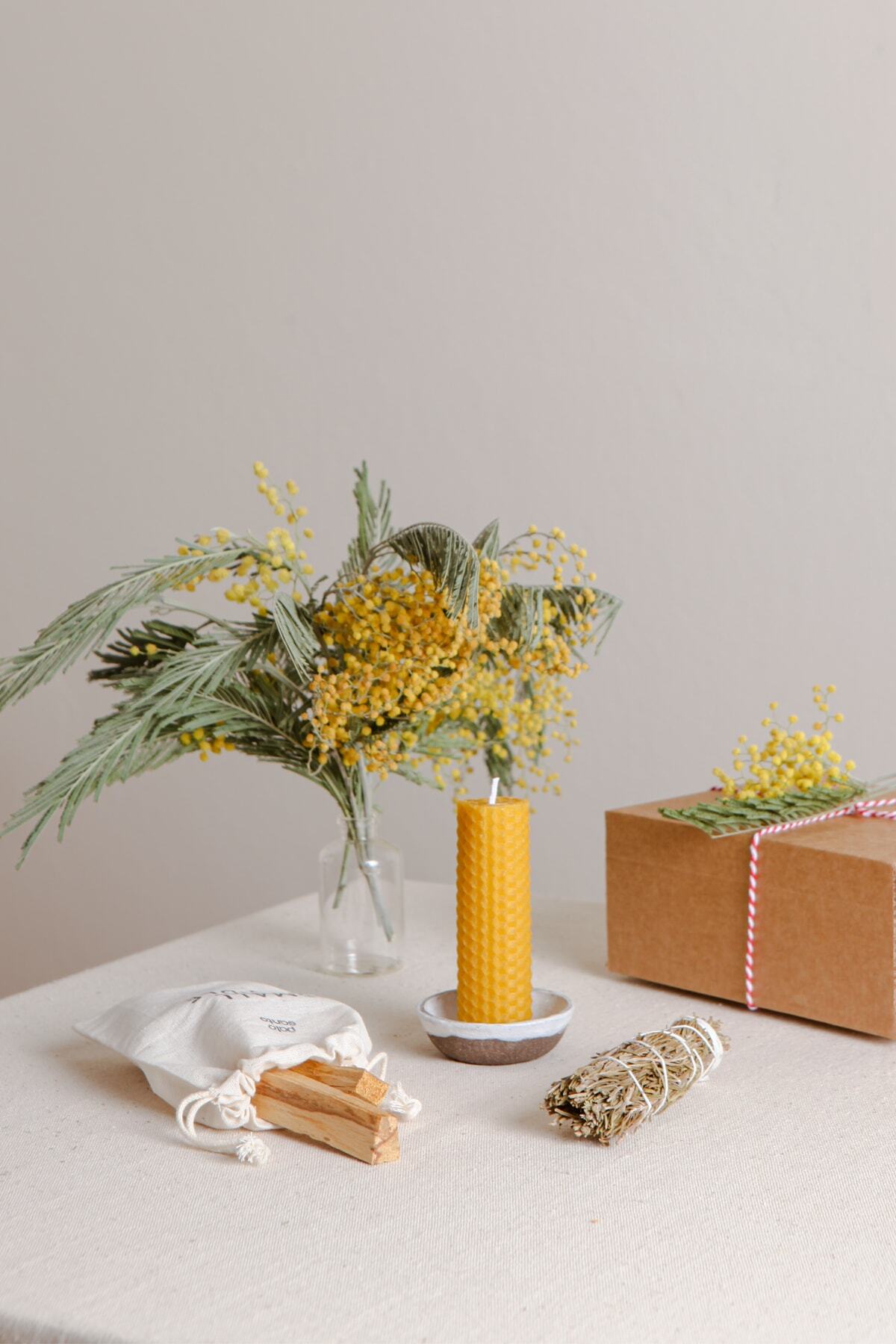 Small Candle Co Enerji Kutusu - Biberiye Tütsü Demeti, Palo Santo, Bal Mumu