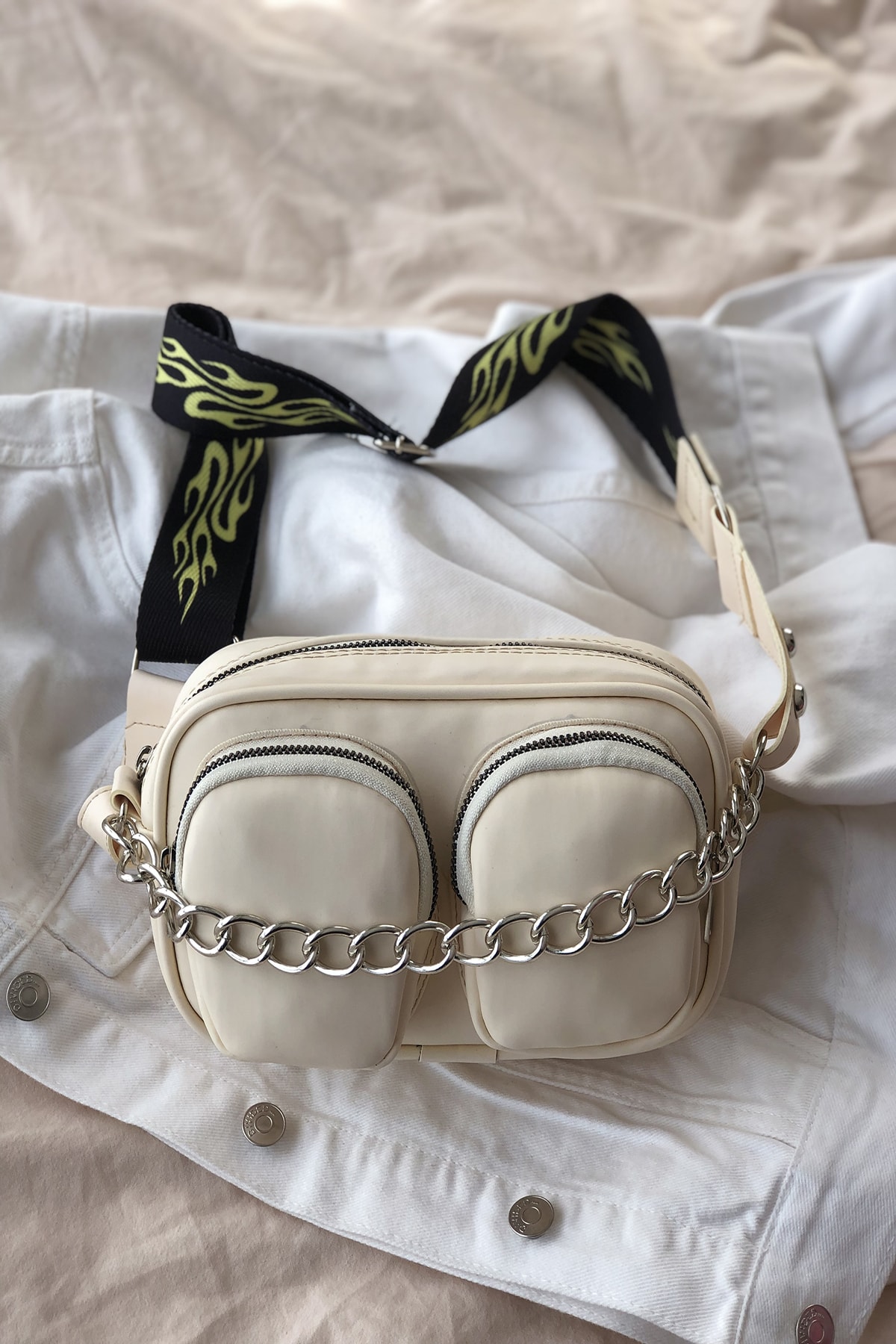 Bagzone Kadın Krem Önü Çift Cepli Zincir Detay Bel Çantası