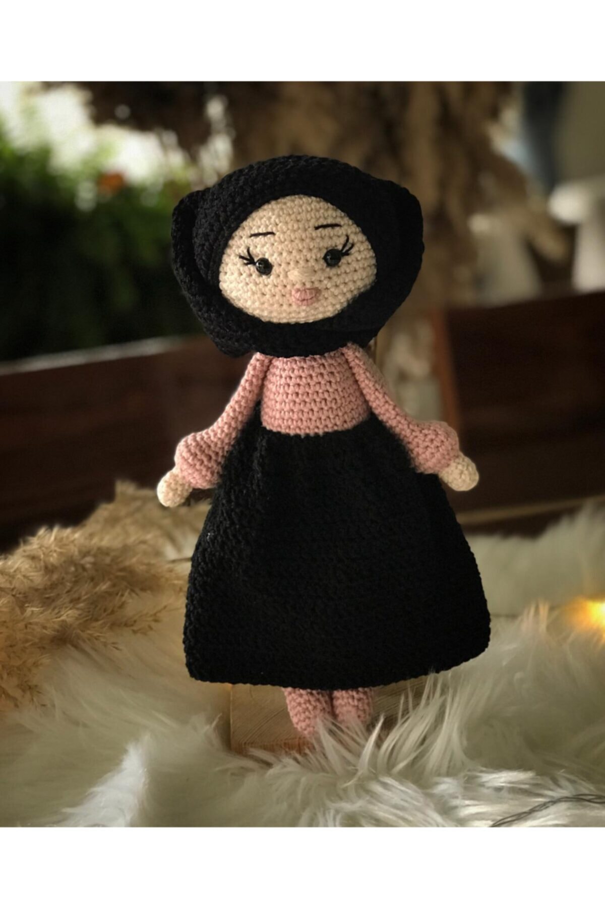 USTAHOBİEVİ Organik Oyuncak Amigurumi Örgü Siyah Etekli Tesettürlü Kız Bebek