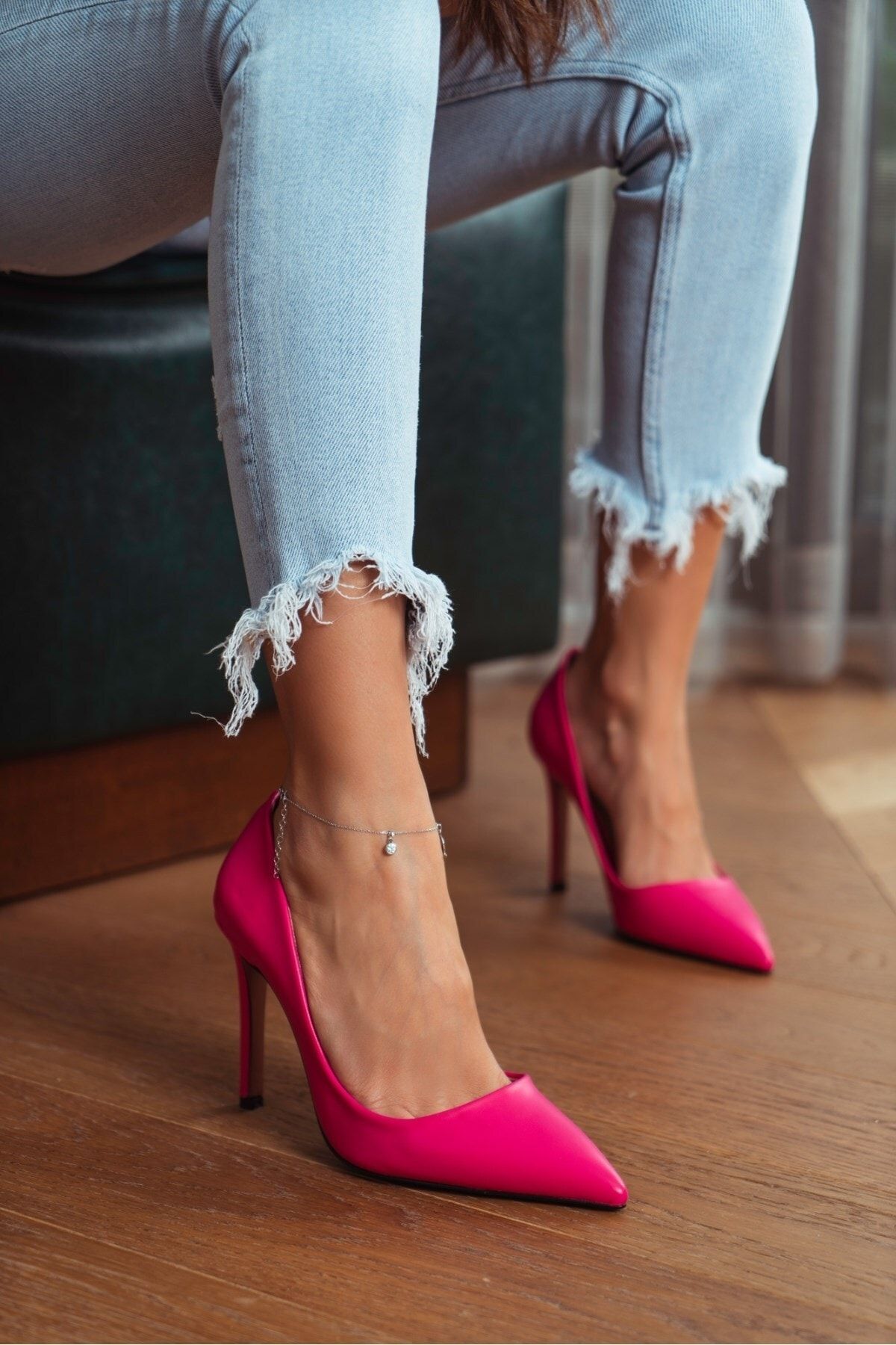 Fuchsia hot sale pointed heels