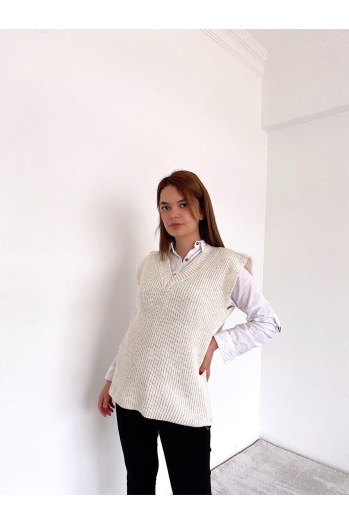 BuccixButik Kadın Kırık Beyaz V Yaka Süveter