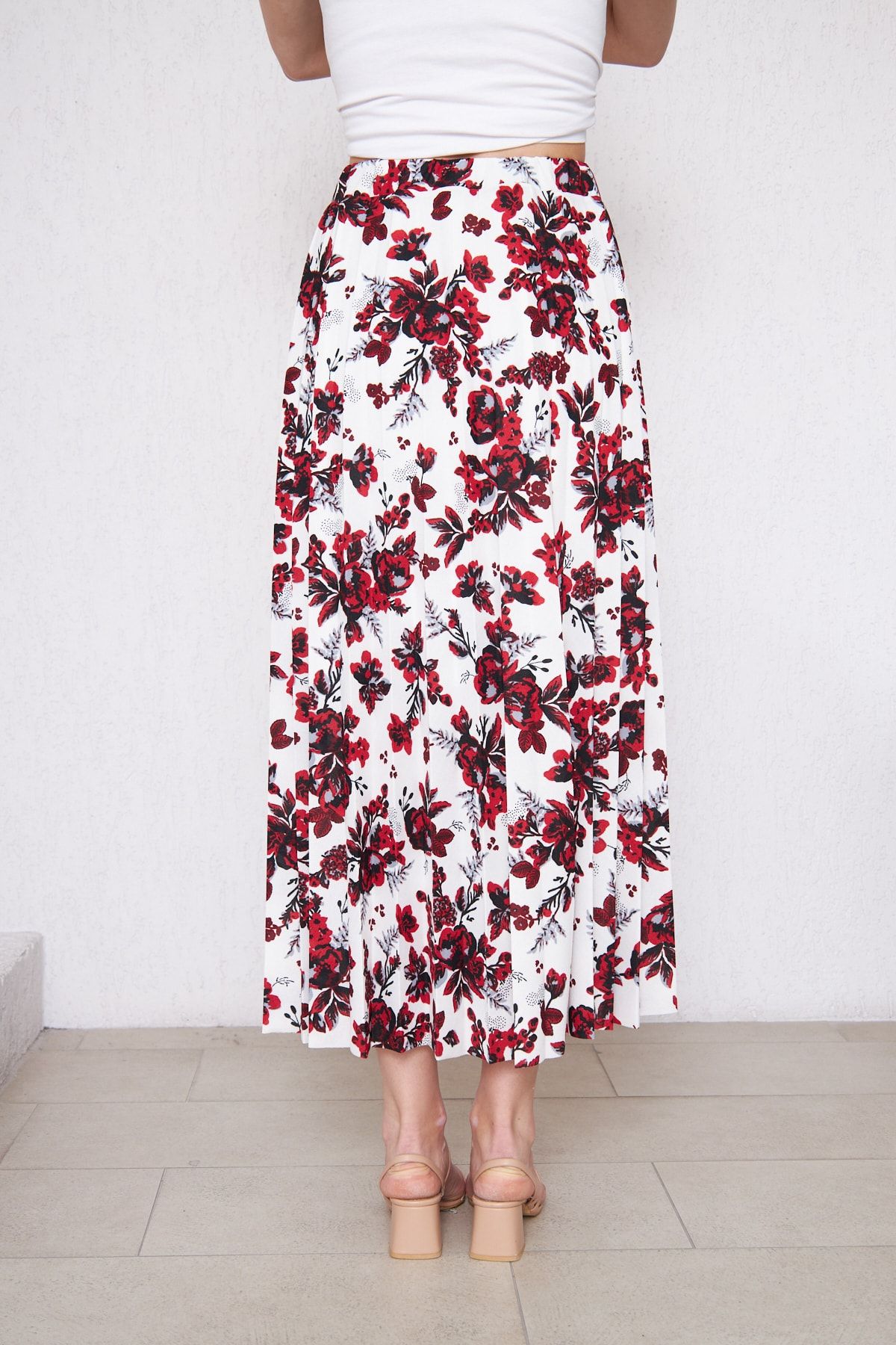comstar Floral Patterned Long Lined Pleated Skirt Pleated Skirt