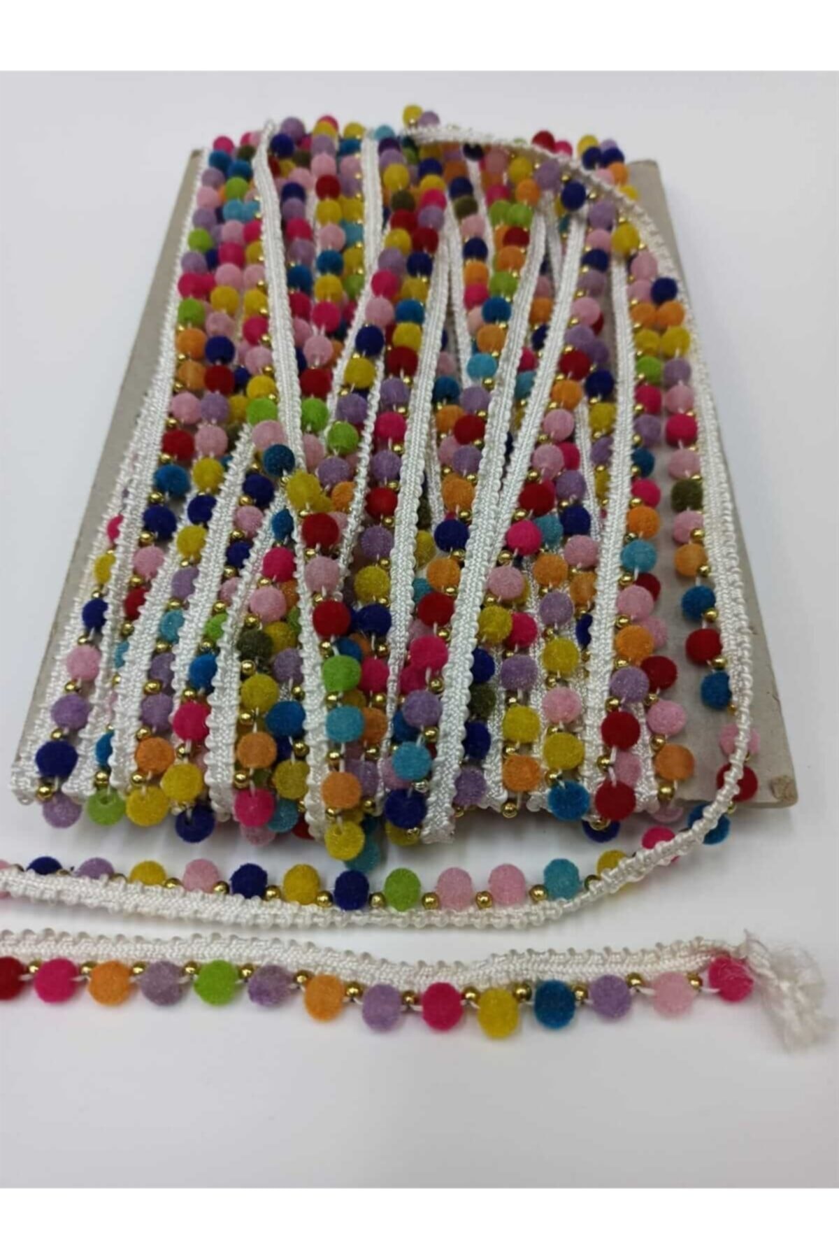 Hobigram Kadife Boncuk İşlemeli Saçak Şerit