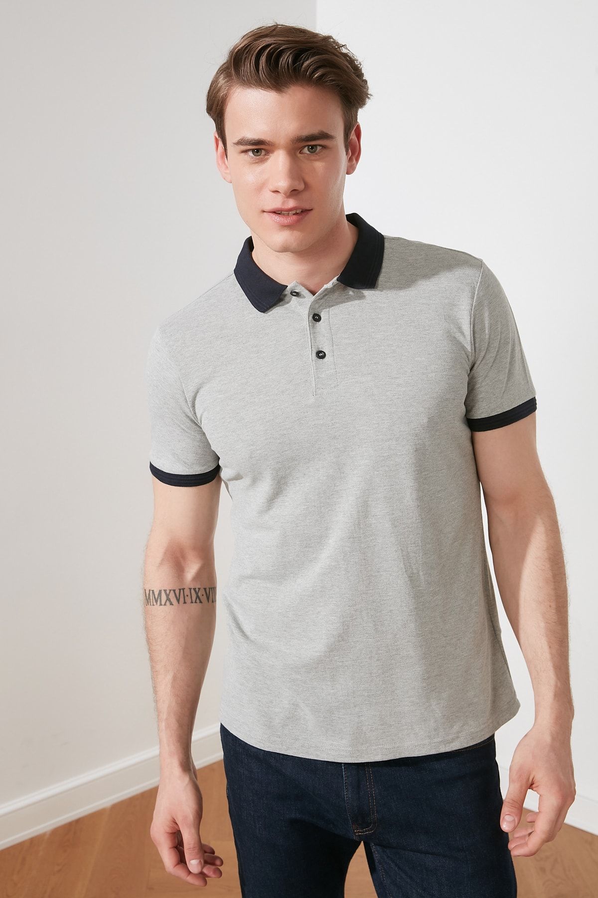 TRENDYOL MAN Gri Erkek Slim Fit Kontrast Detaylı Polo Yaka T-shirt TMNSS20PO0011