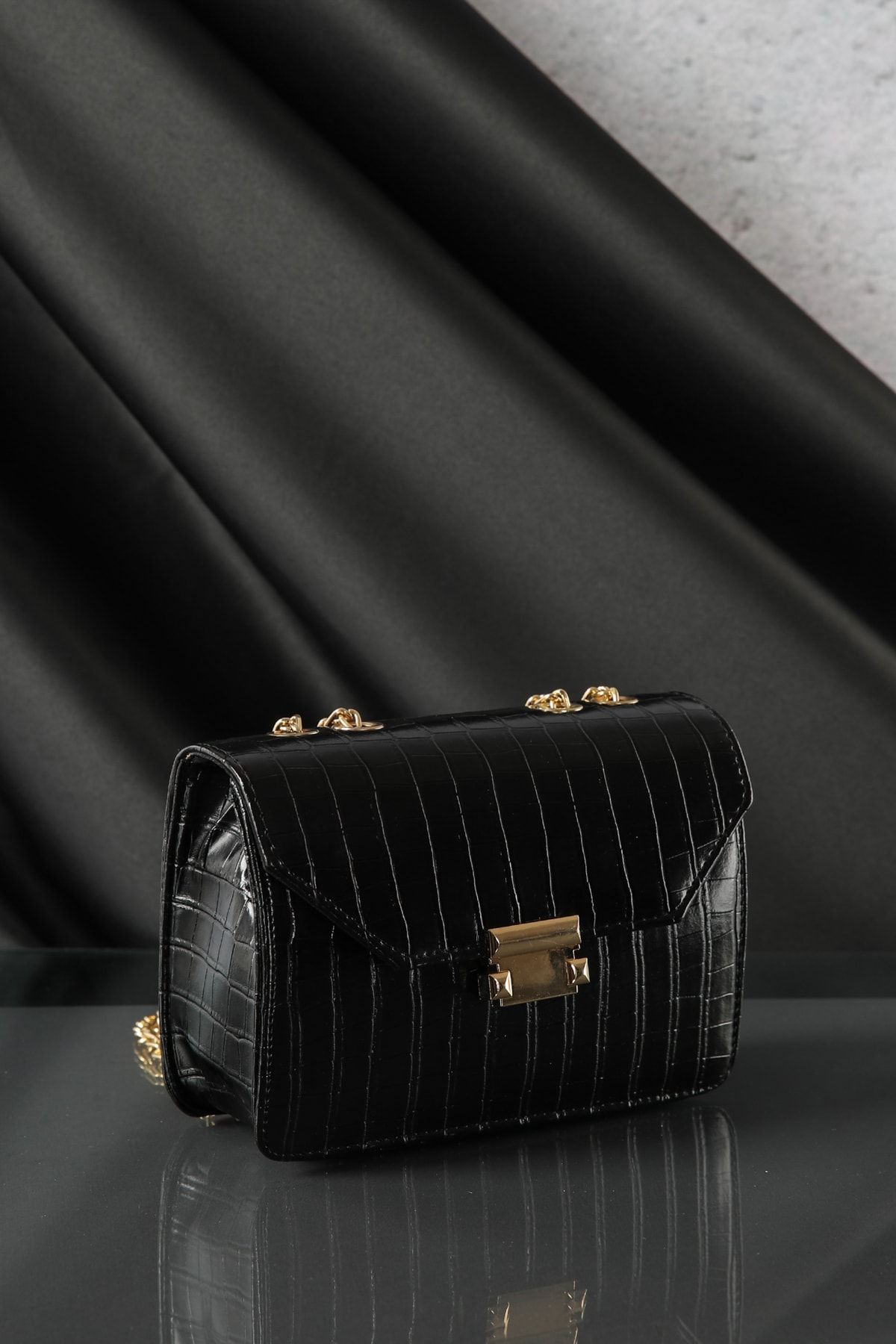 Black croc chain bag deals