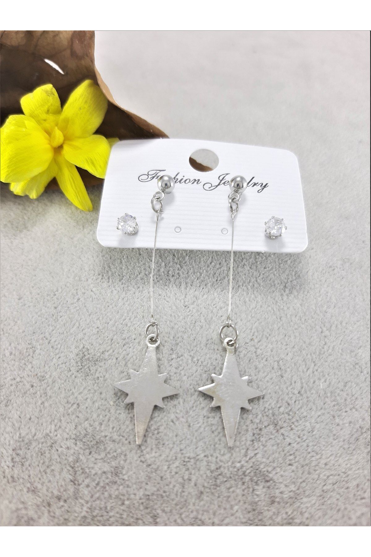 TÜKKAN ACCESSORİES Zirkon Taşlı Çelik Çubuk Ince Sallantılı Gümüş Kaplama Kutup Yıldızı Figür Kombin Küpe