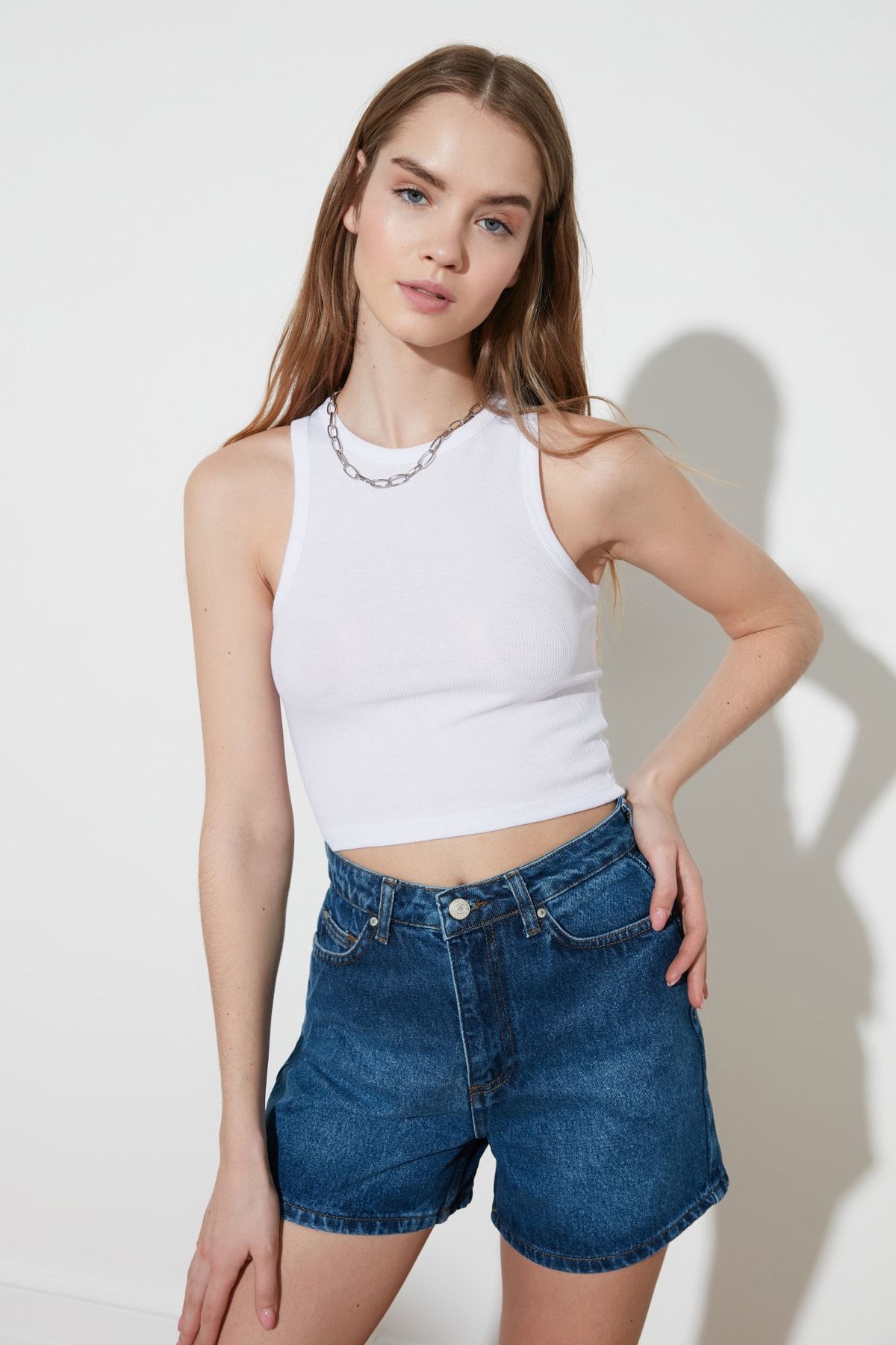 TRENDYOLMİLLA Indigo Basic Denim Şort TWOSS20SR0297
