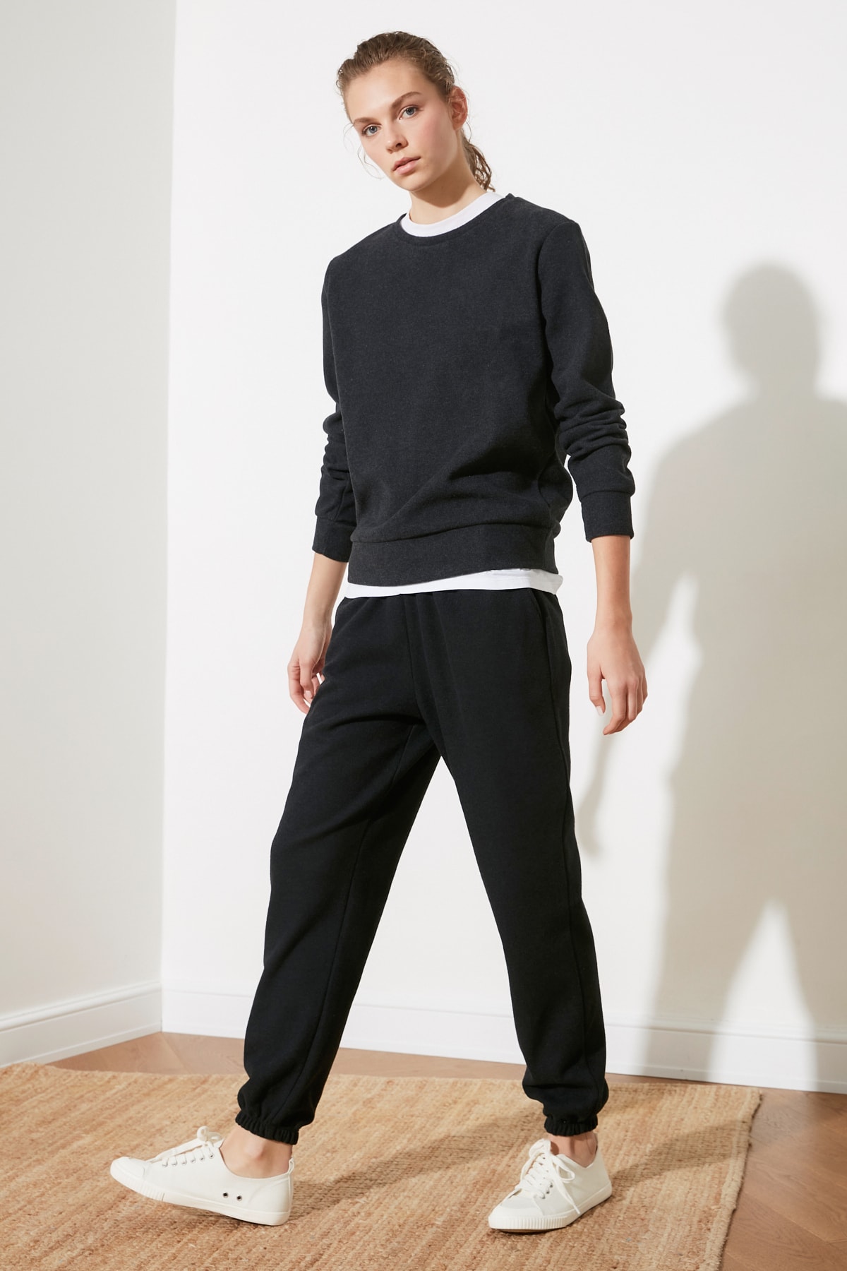 TRENDYOLMİLLA Antrasit Selanik Basic Örme Eşofman Altı TWOAW21EA0168