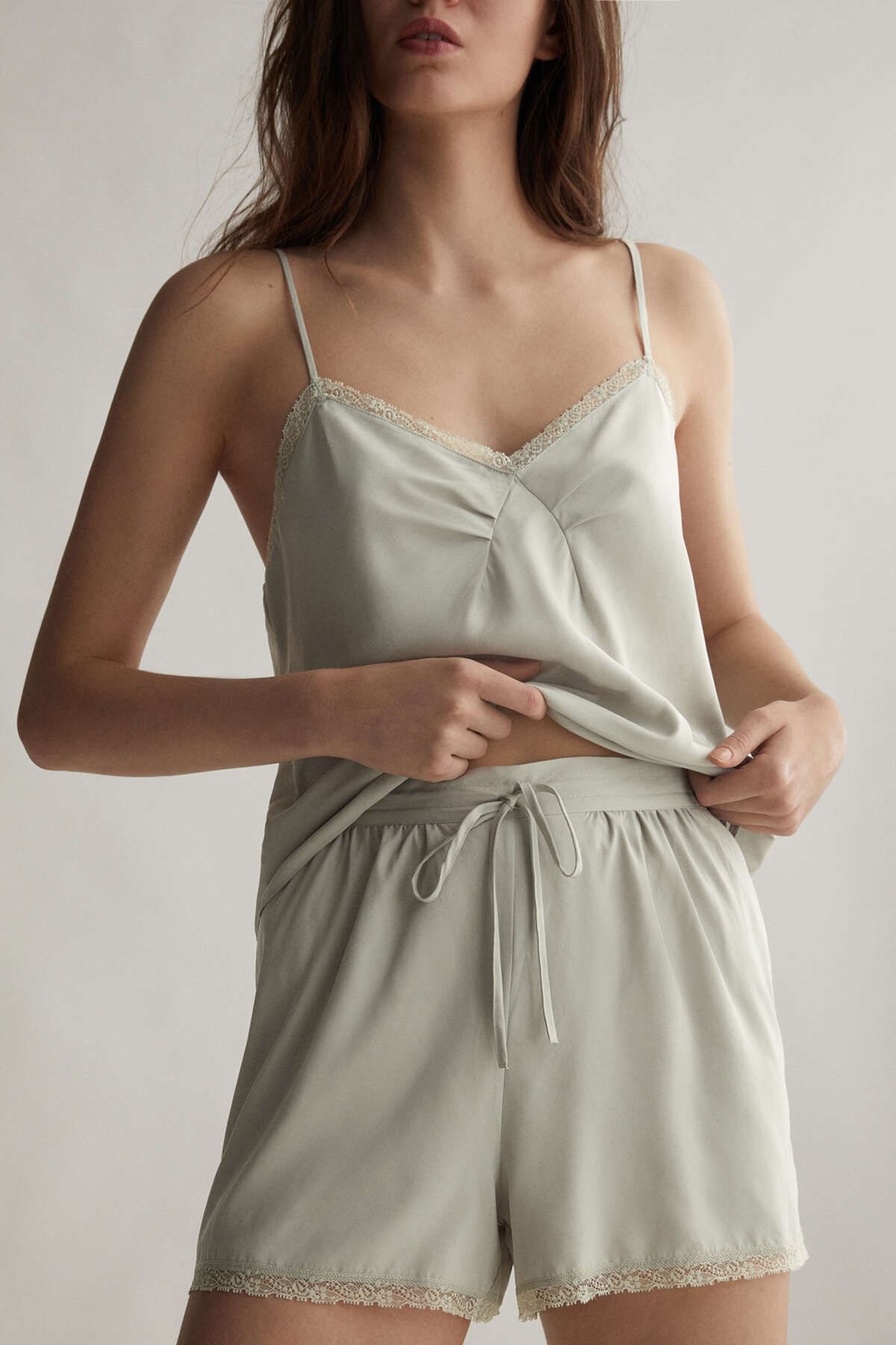 Oysho Kadın Yeşil Valencienne Dantelli Shorts 30102704
