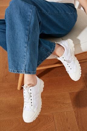 TRENDYOL SHOES Beyaz Kalın Tabanlı Puffy Kadın Sneaker TAKSS21SN0011