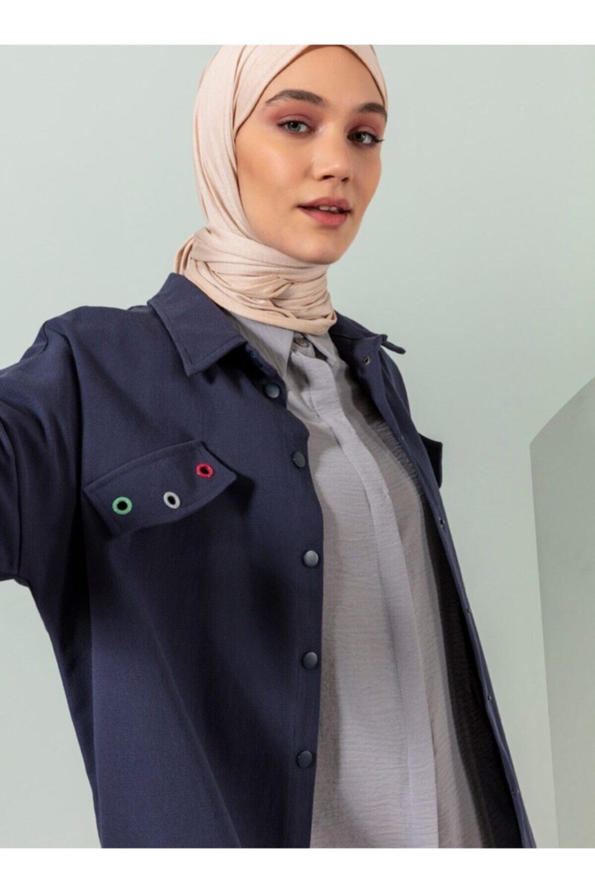 Loreen Kadın Lacivert Çıtçıt Detaylı  Kap