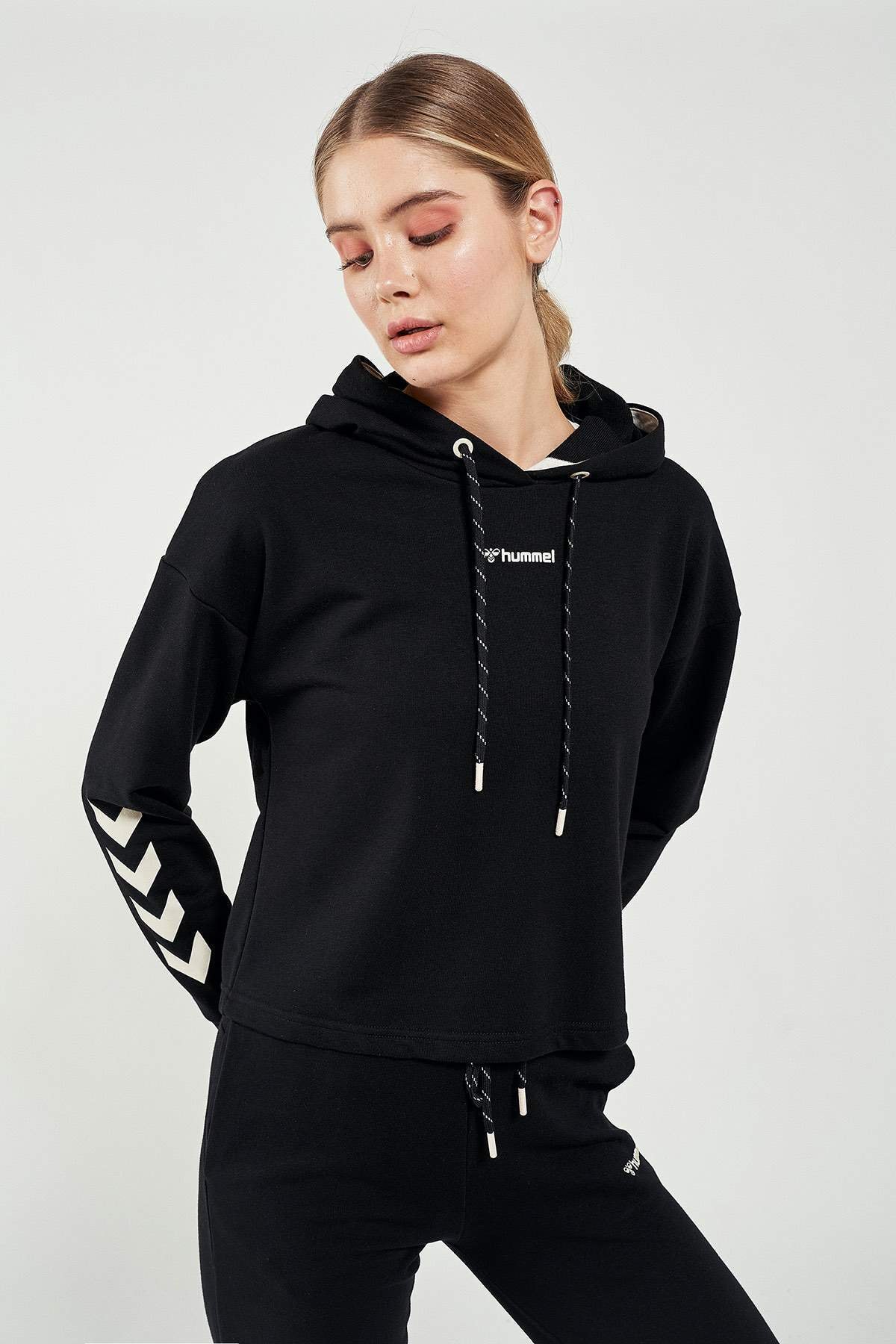 HUMMEL HMLMOSSA Siyah Kadın Sweatshirt 101085903
