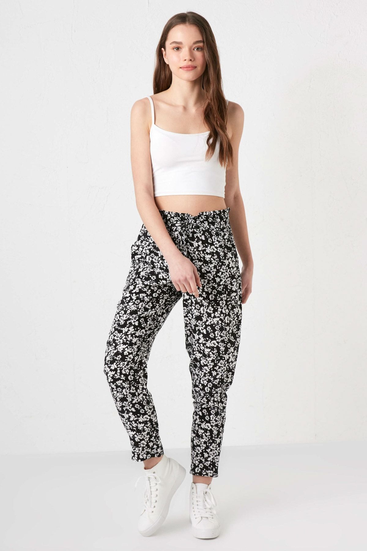 lc waikiki kadin siyah baskili lcw casual pantolon fiyati yorumlari trendyol