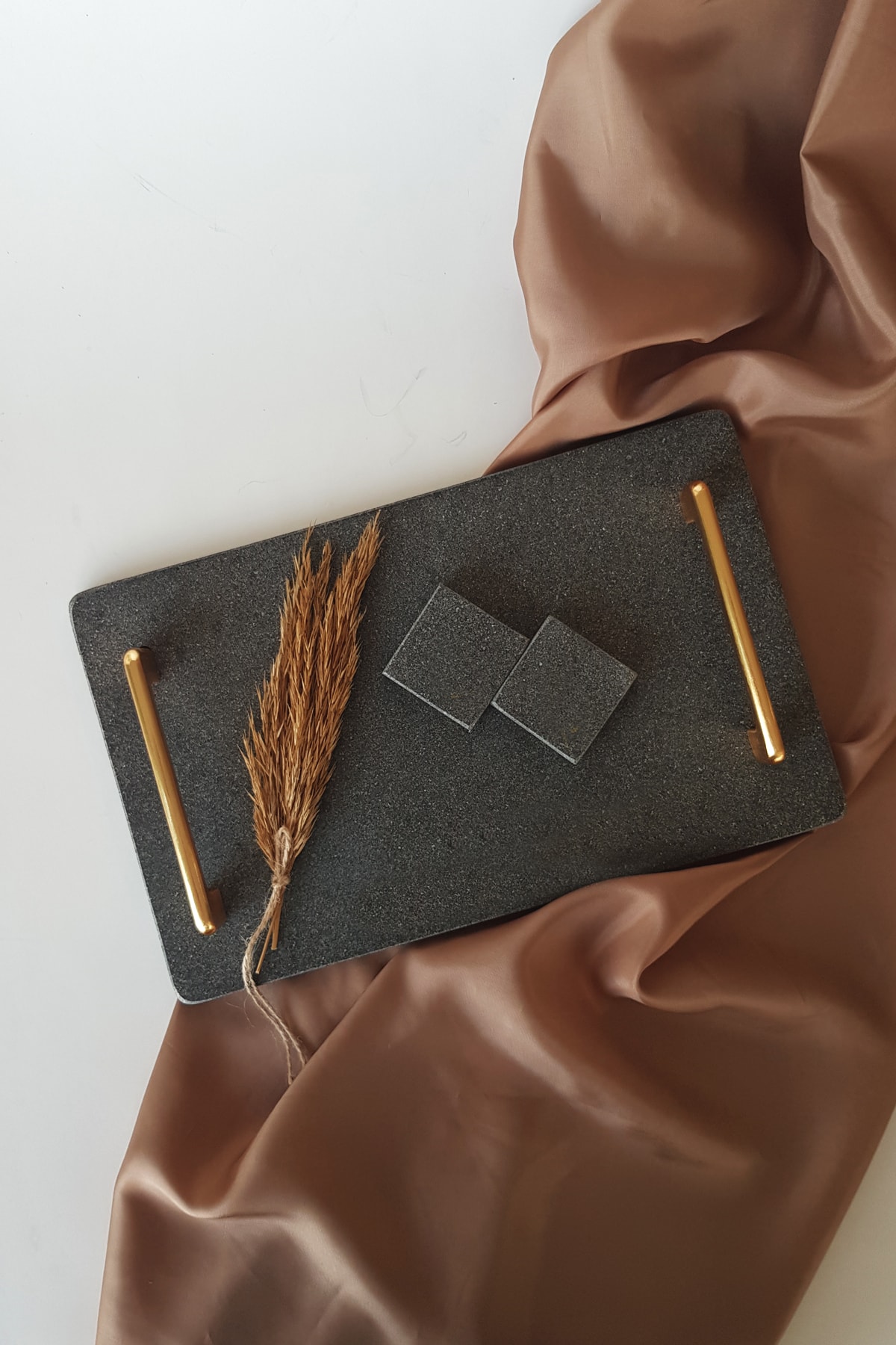 ioadesign Beste - Gerçek Siyah Bazalt Mermer Söz / Nişan Tepsisi  2 Adet Yüzüklük - Altın Kulp