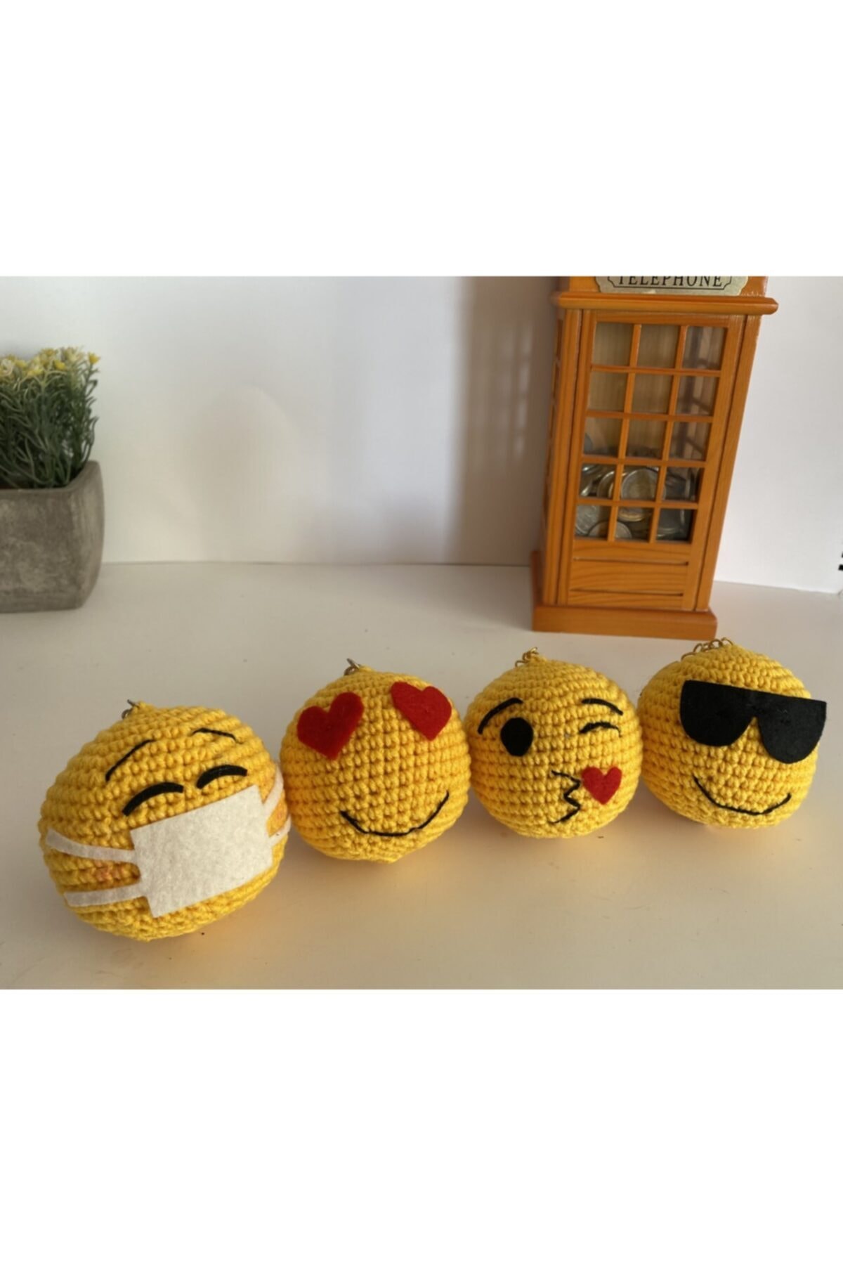 Organik Toys Organik Oyuncak Amigurumi Örgü 3 Boyutlu Emoji Anahtarlık 4'lü