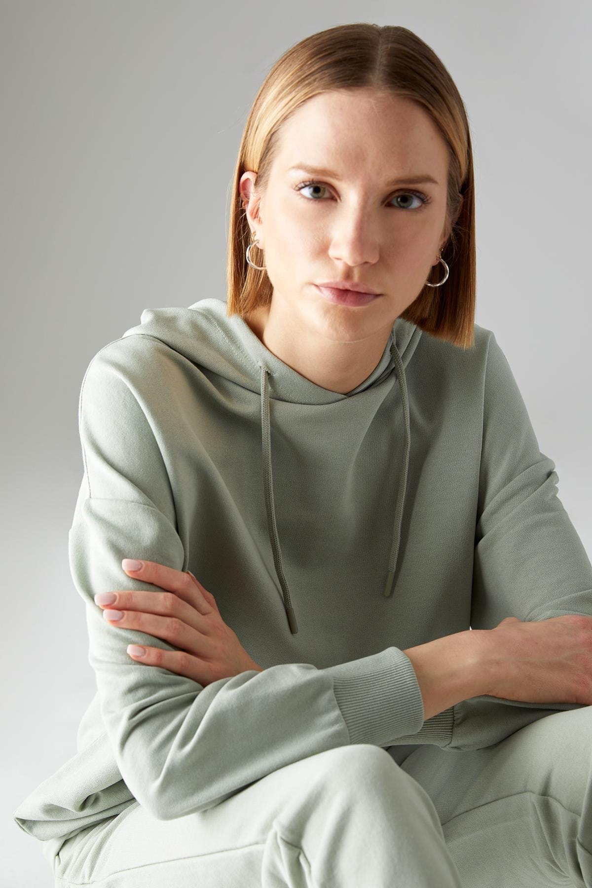 DeFacto Kapüşonlu Kanguru Cepli Relax Fit Sweat Tunik