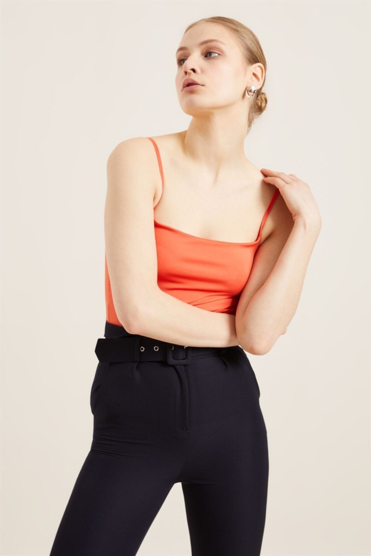 Z GİYİM Kadın Turuncu Askılı Göğüs Ek Parçalı Çıtçıtlı Bodysuit