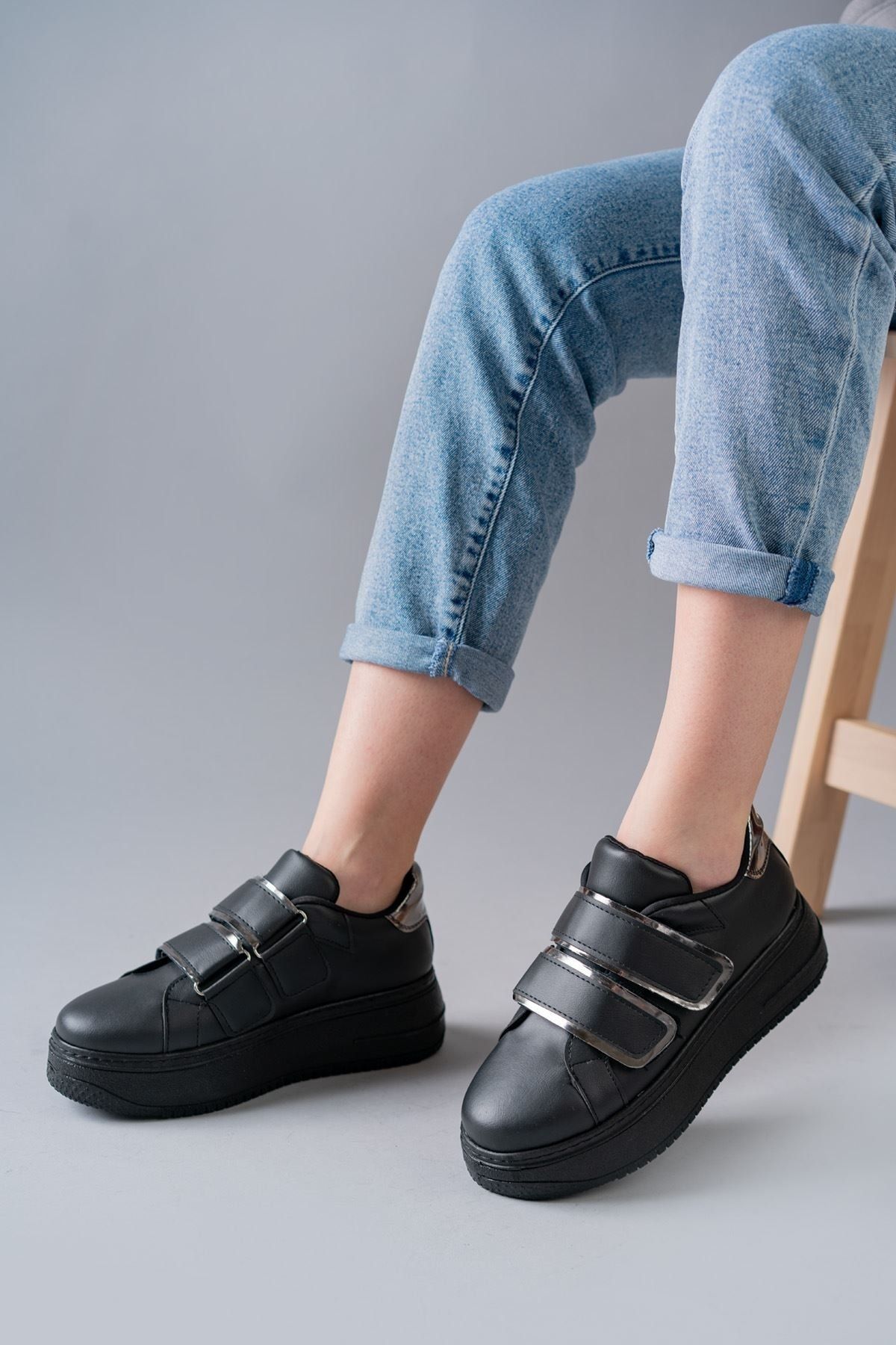 Silver cheap velcro shoes
