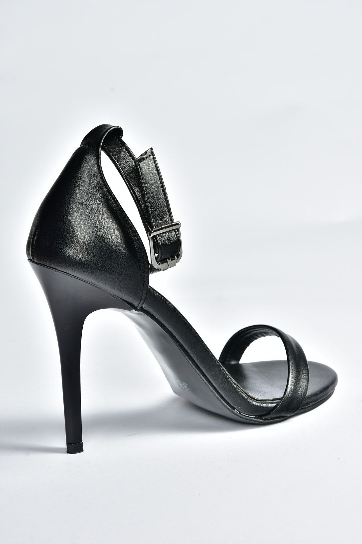 Siyah Kadın Topuklu Ayakkabı B922112609