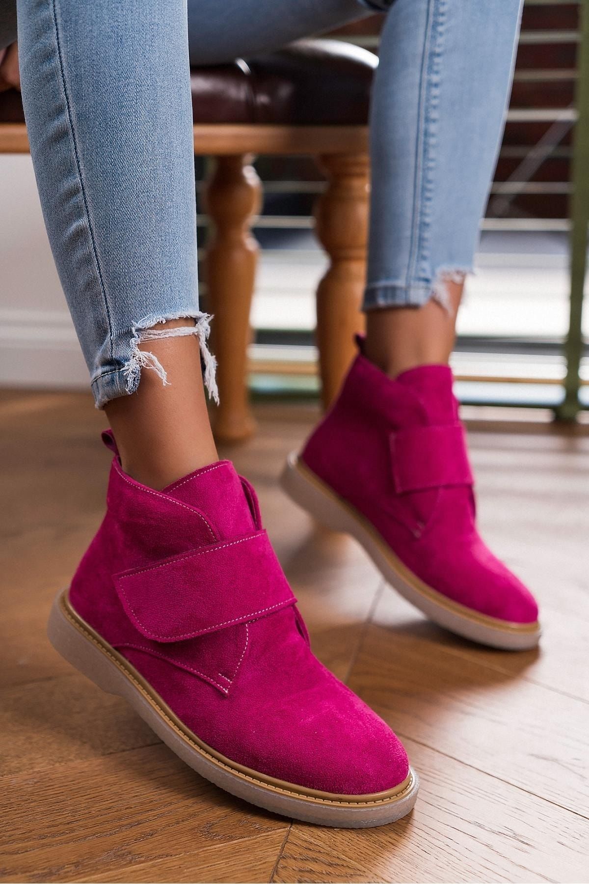 Flat sole sales womens boots