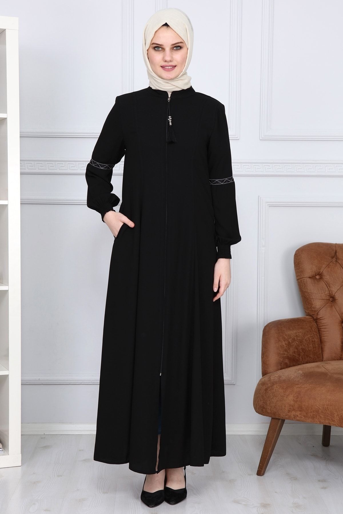 Moda Çizgi Kolları Desen Detay Işlemeli Tesettür Ferace 1958 Siyah