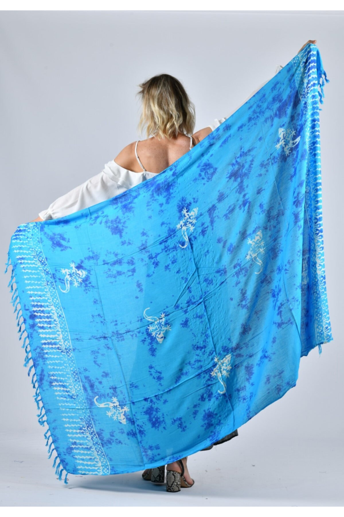 Gezgin tekstil ve aksesuar Kertenkele Desenli Ithal Rayon Pareo