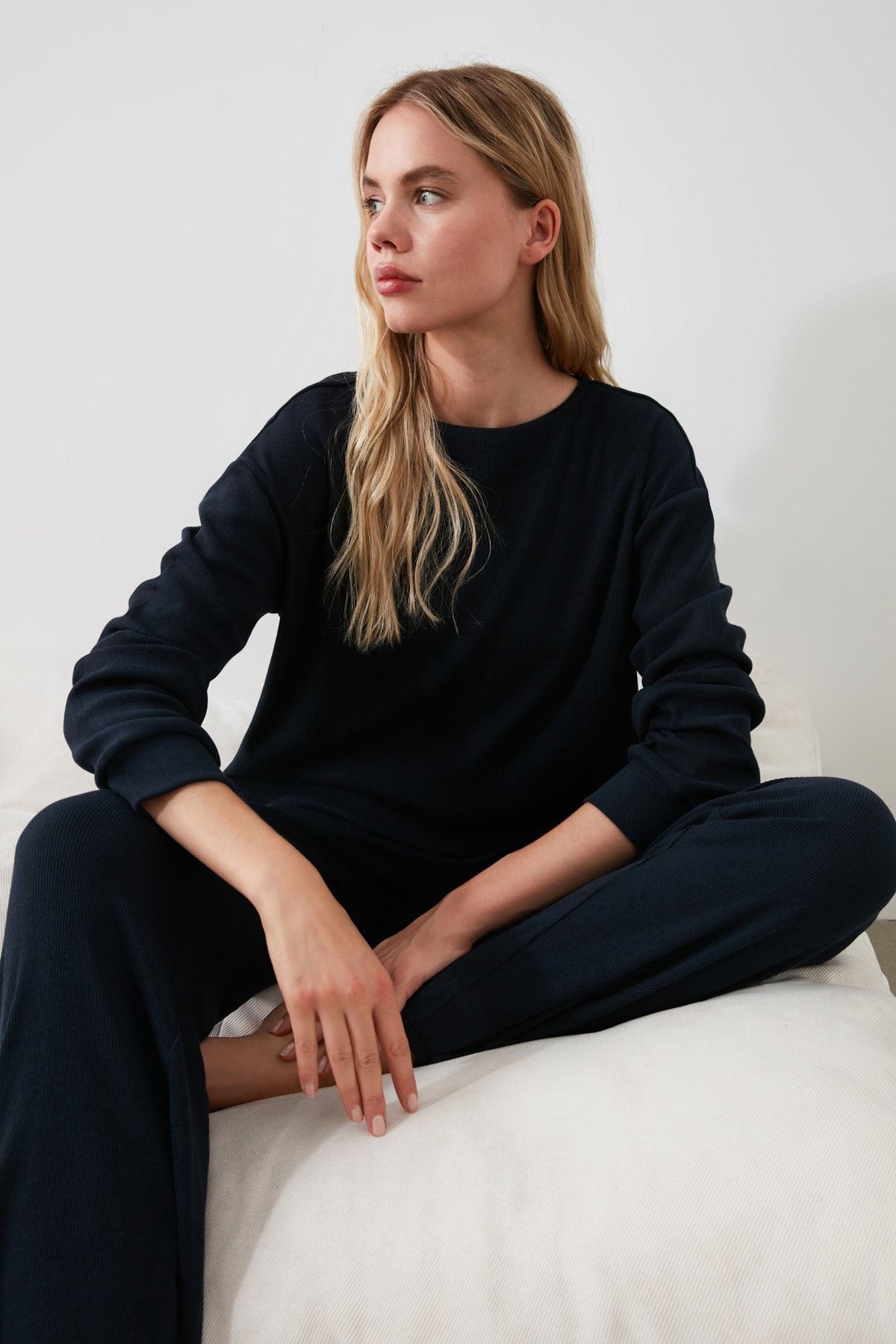 TRENDYOLMİLLA Lacivert Kaşkorse Pijama Takımı THMAW21PT0009