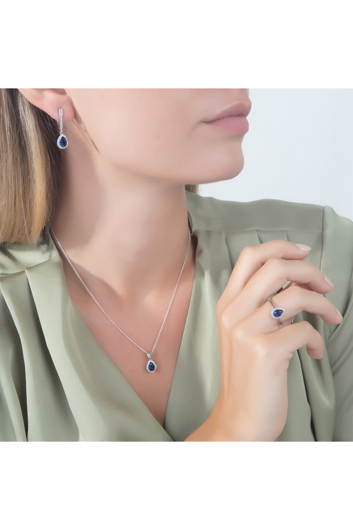 Tayan Jewellery Kadın 925 Ayar Gümüş Beyaz Altın Kaplama Tek Sıralı Damla Safir Taşlı Set&takım