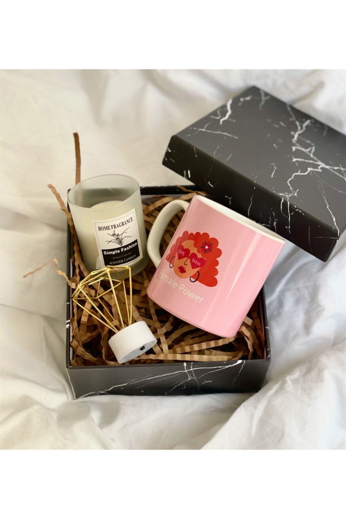 Gift Moda Özel Kutulu Kadın Gücü Tasarımlı Kupa Kokulu Cam Mum Ve Mini Elmas Lamba Hediye Setleri