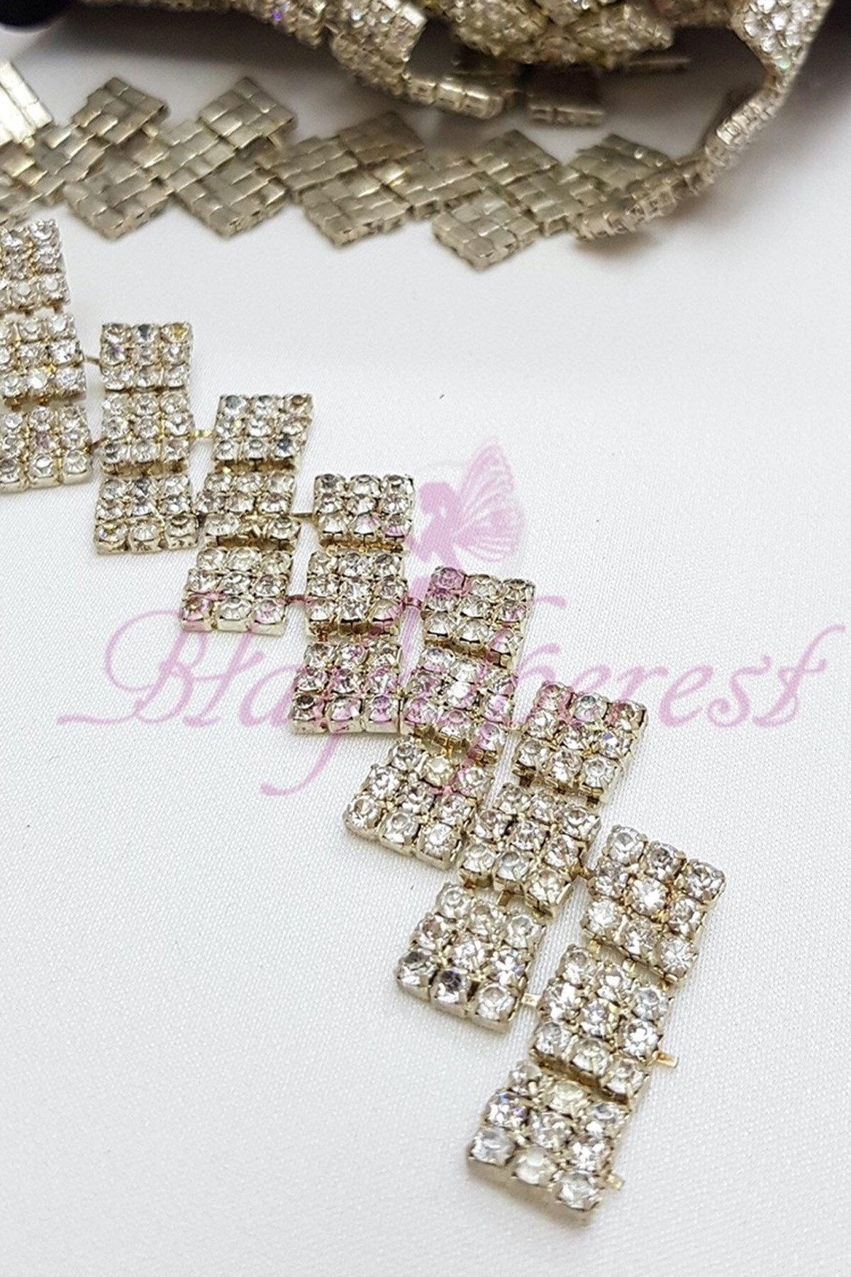 Hayalperest boncuk Gümüş Parlak Taşlı Şerit Bordür