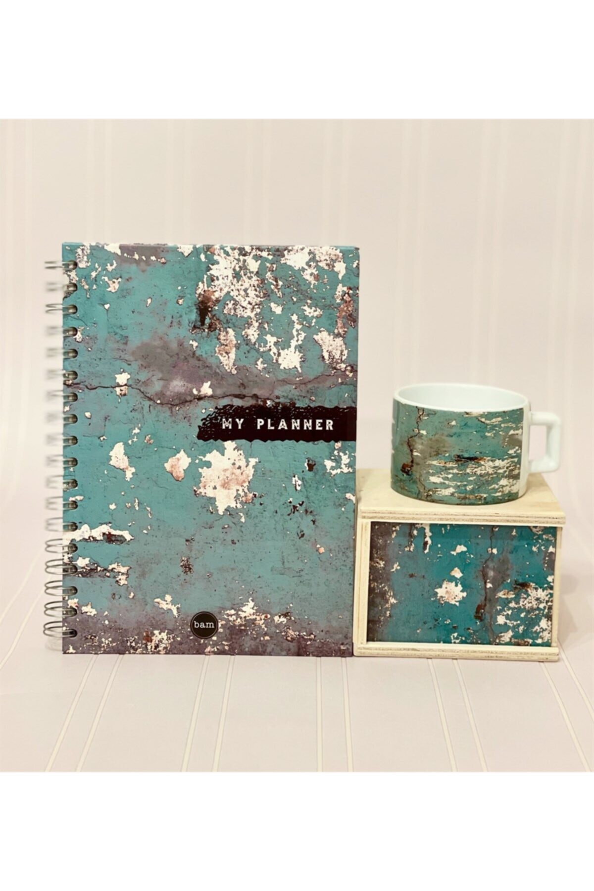 Gift Moda Paslı Demir Tasarımlı Konuşan Ajanda Ve Kutulu Kupa Hediye Seti