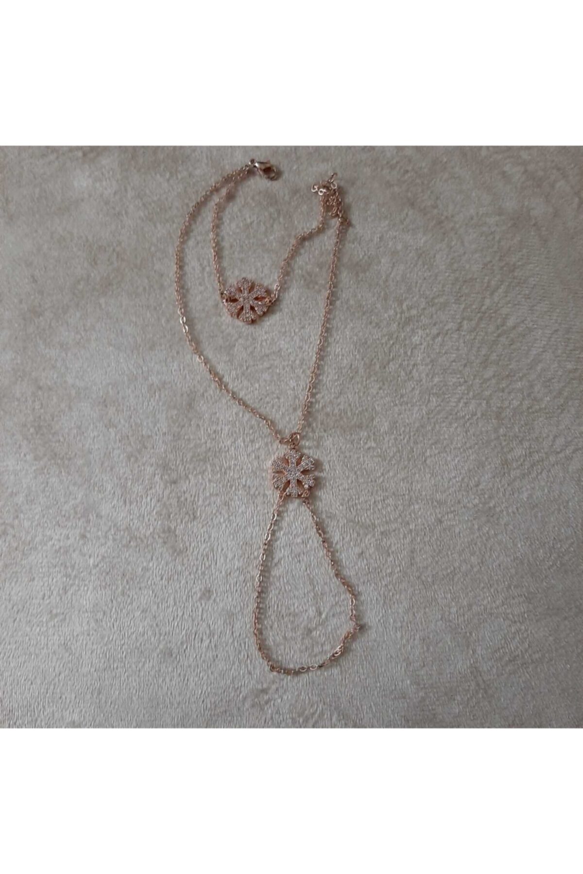 Akar Kırtasiye Şahmeran Takı