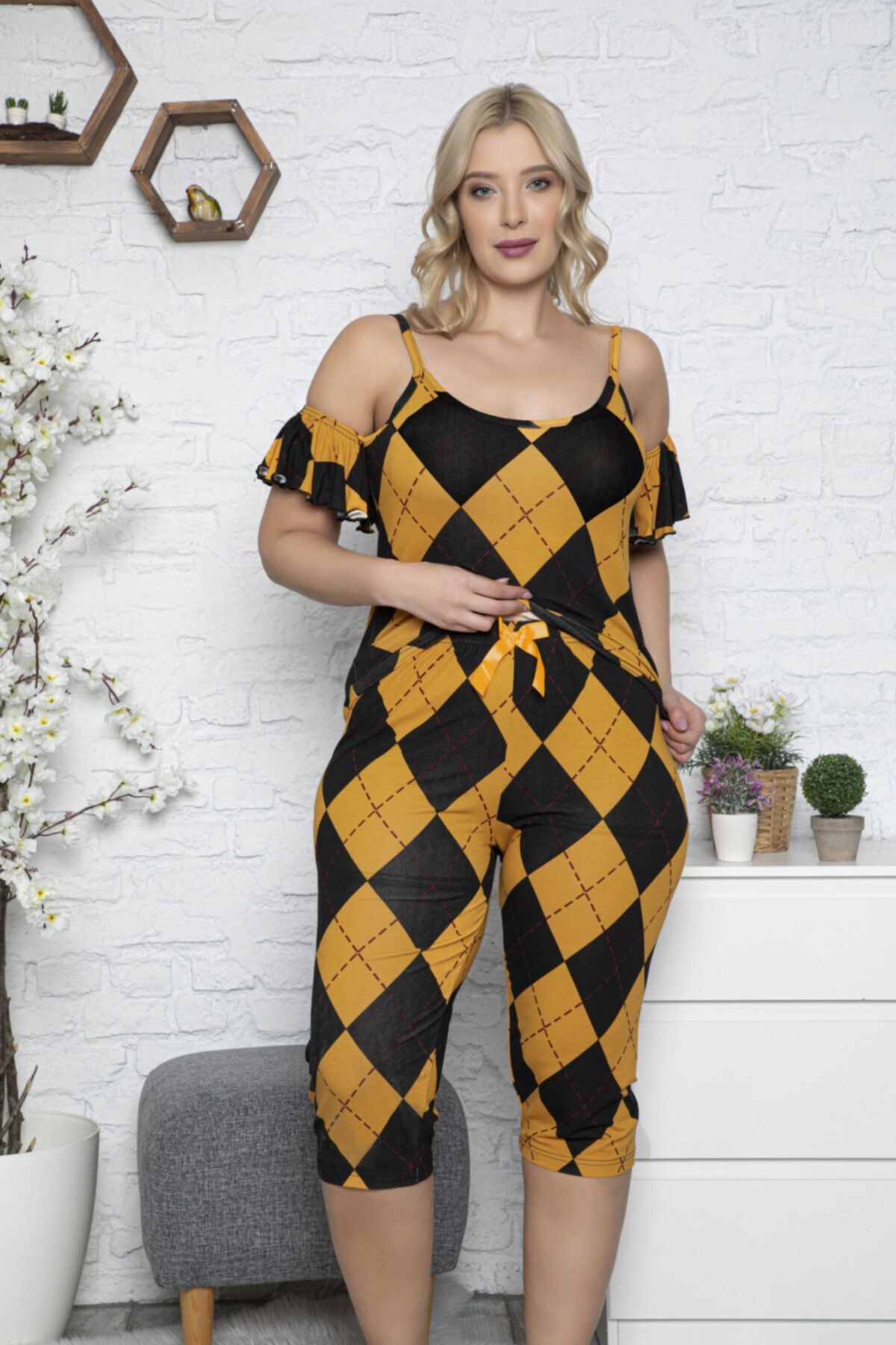 MyBen Büyük Beden Kapri Pijama Takımı Siyah Renkli Desenli Kısa Kollu Battal Pijama Takımı 50045
