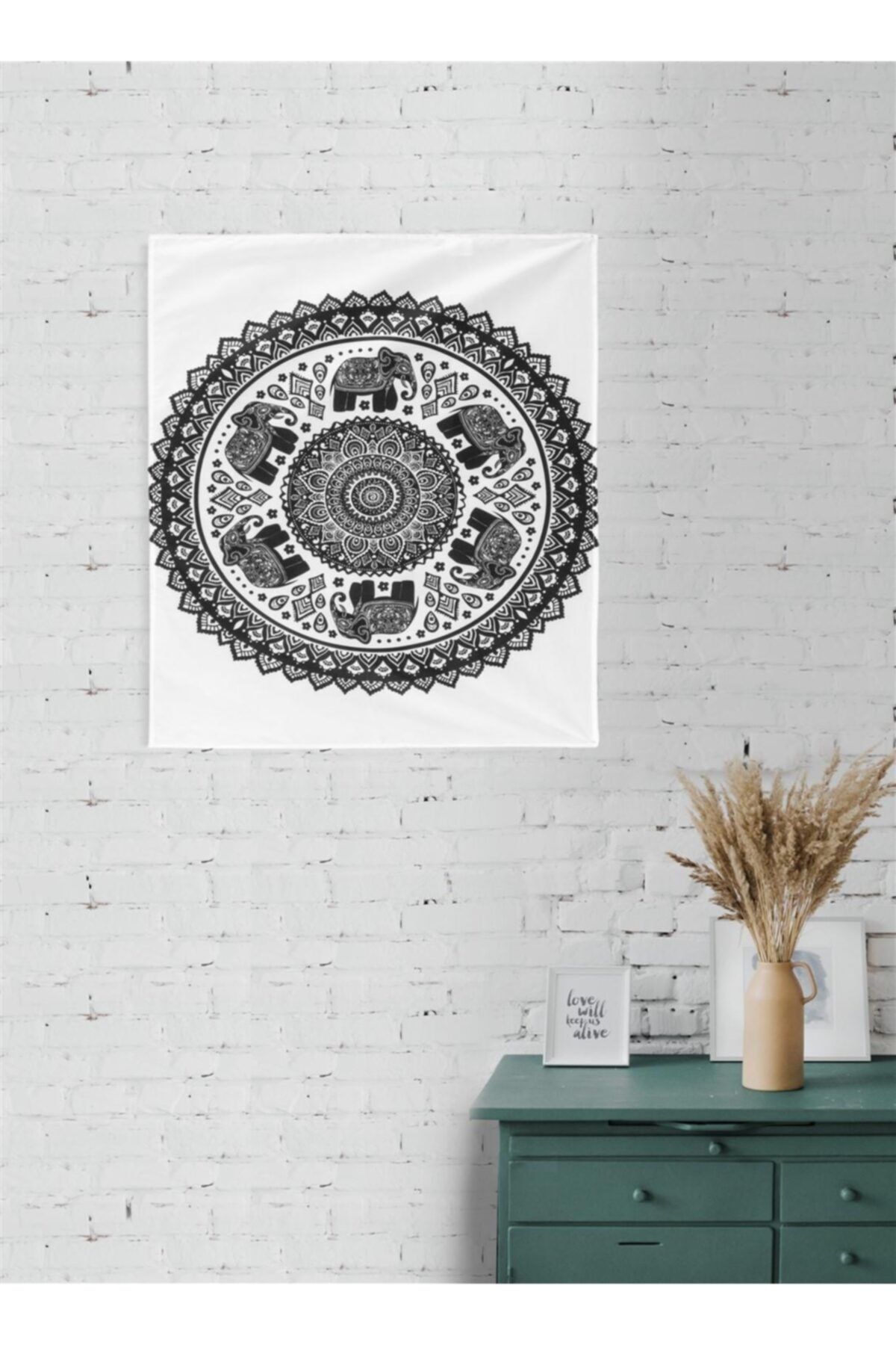 The Fabric Siyah Mandala Duvar Örtüsü (70*90)