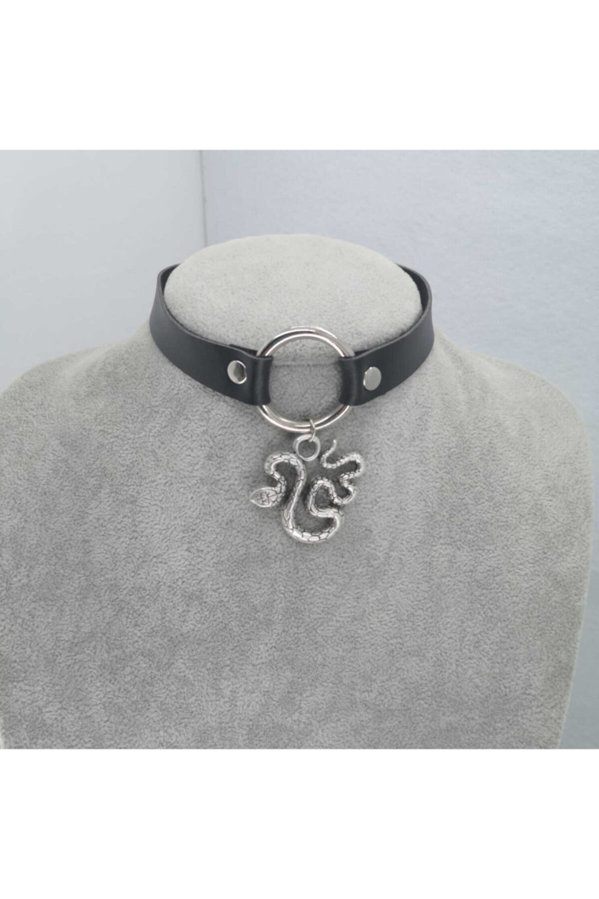 Fugusugu Gotic Snake Choker