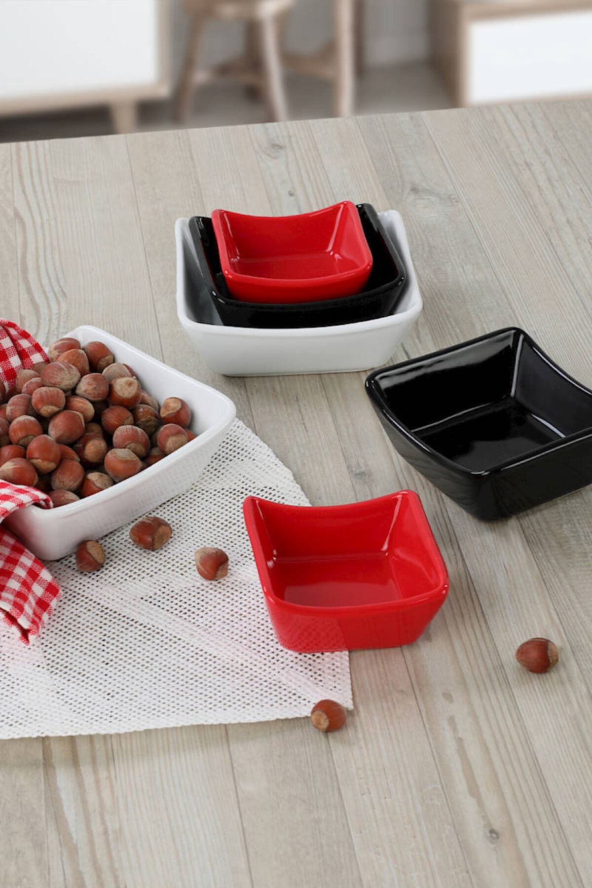 Keramika Beyaz-Kırmızı-Siyah Sandal Çerezlik / Sosluk 08-10-12 cm 6 adet