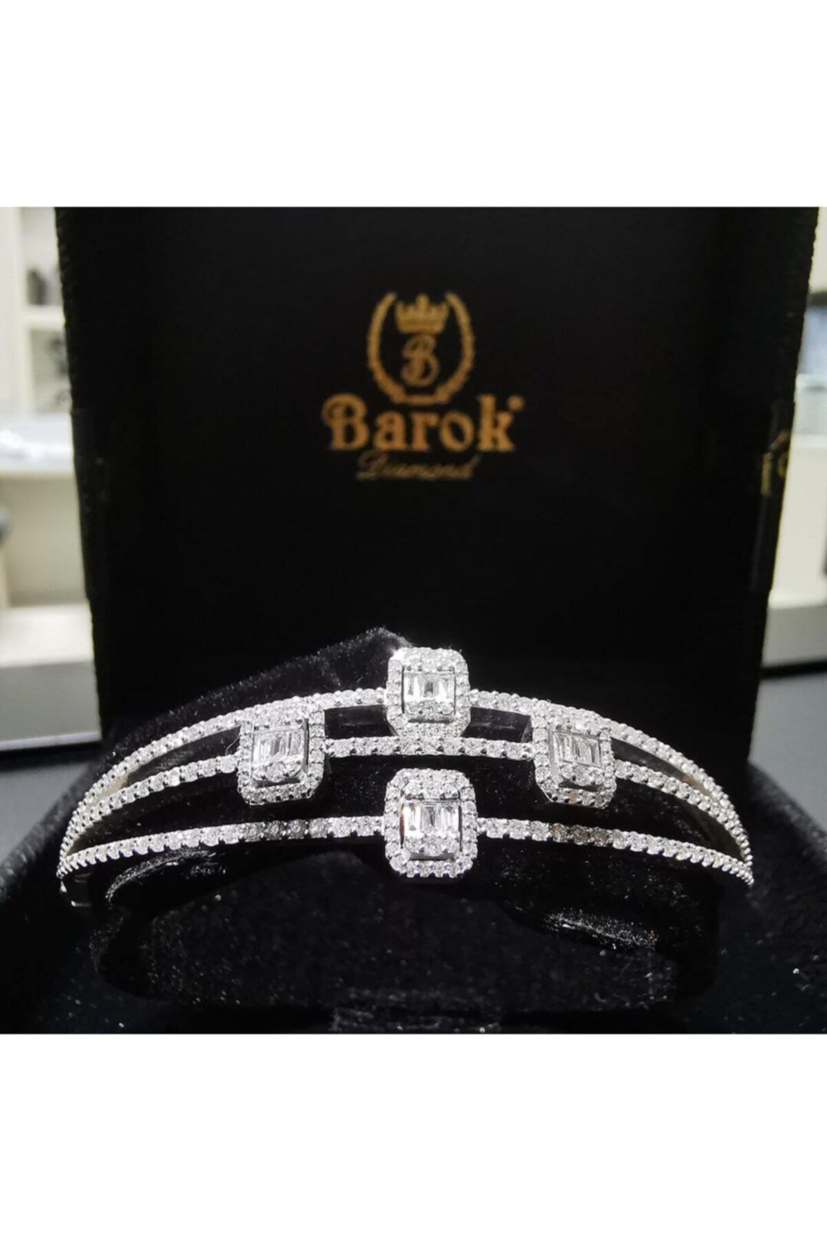 Barok Diamond Üç Sıra Baget Pırlanta Kelepçe 1.63 Ct F Vs
