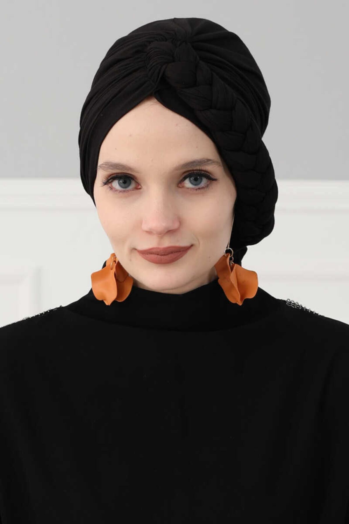 Ayşe Tasarım Yandan Örgülü Penye Bone