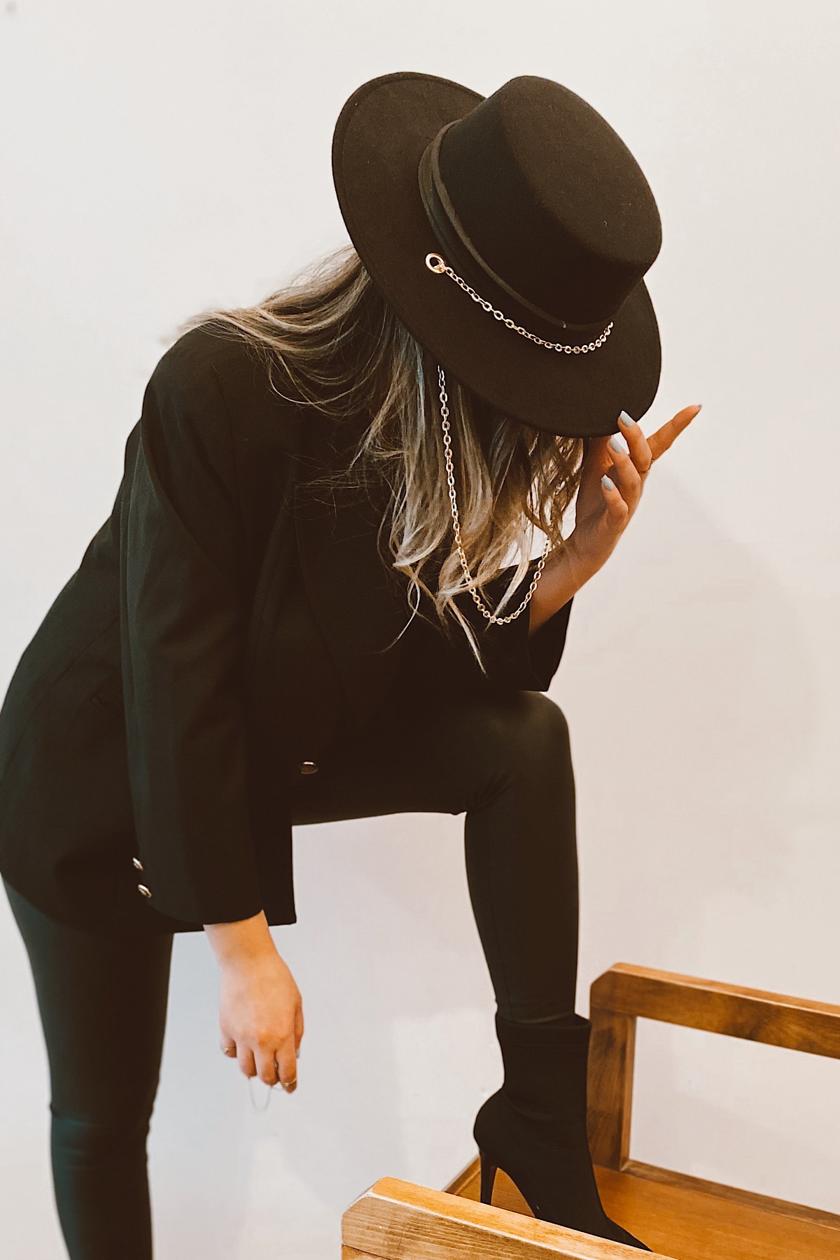 Mugga Designs Zincir Detaylı Gondol Şapka