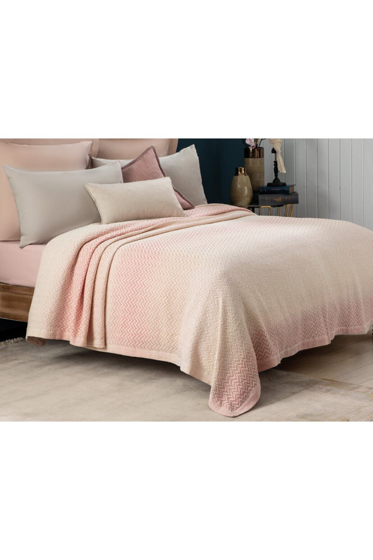 Madame Coco Adele King Size Yatak Örtüsü - Pudra