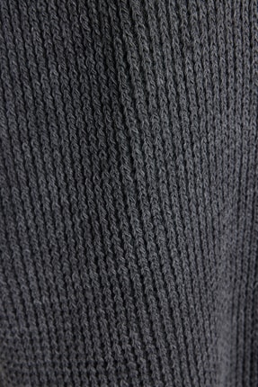 Antrasit Etek Ucu Püsküllü Uzun Triko Hırka TCTAW23TH00008 Image 3