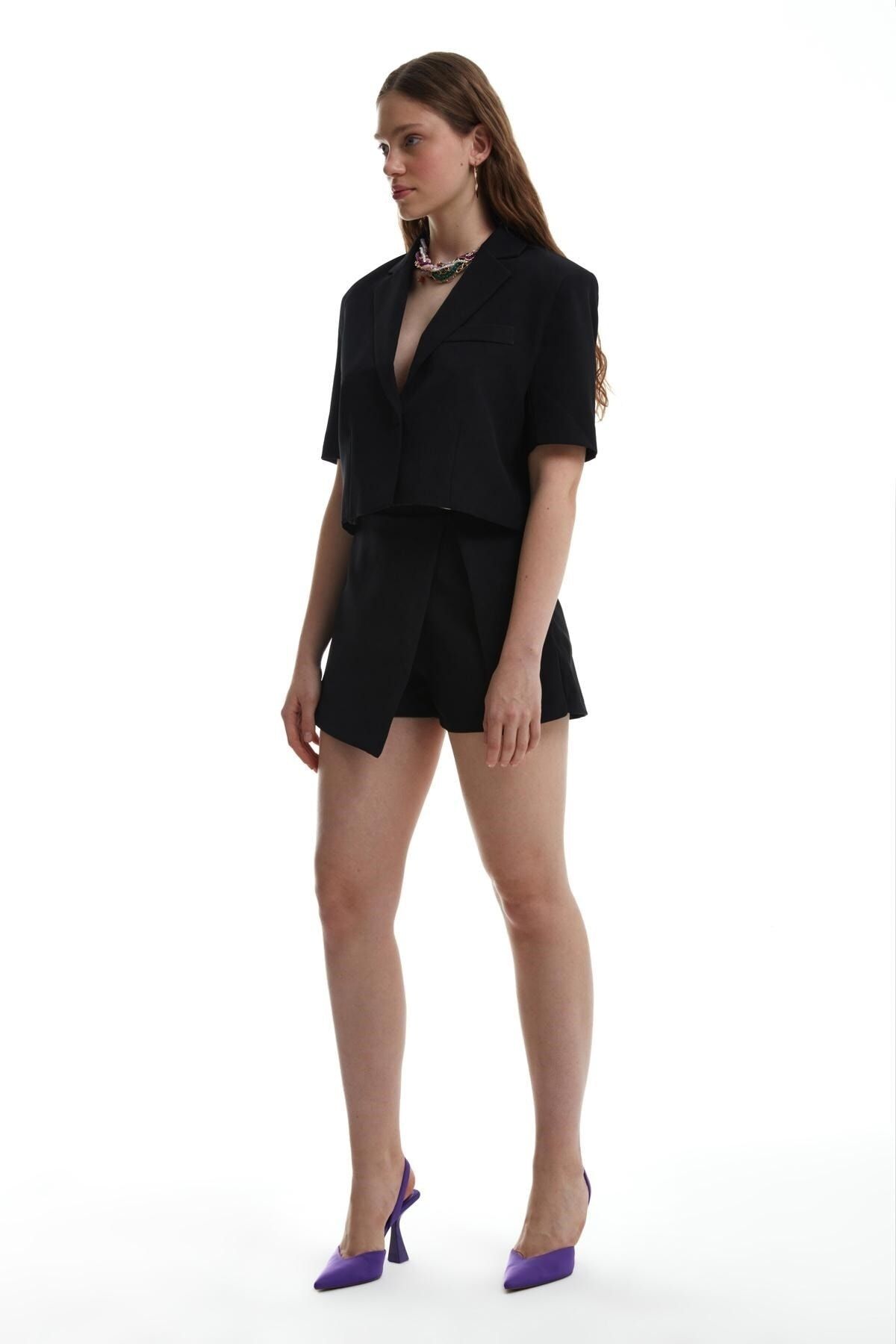 Black short blazer jackets 2025