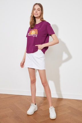TRENDYOLMİLLA Mor Baskılı Semi Fitted &Ouml;rme T-Shirt TWOSS20TS0804