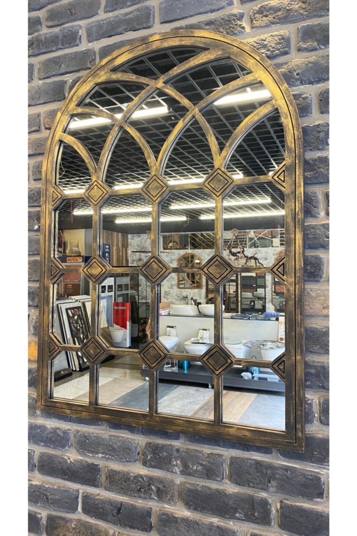 montana design Tudor Ayna