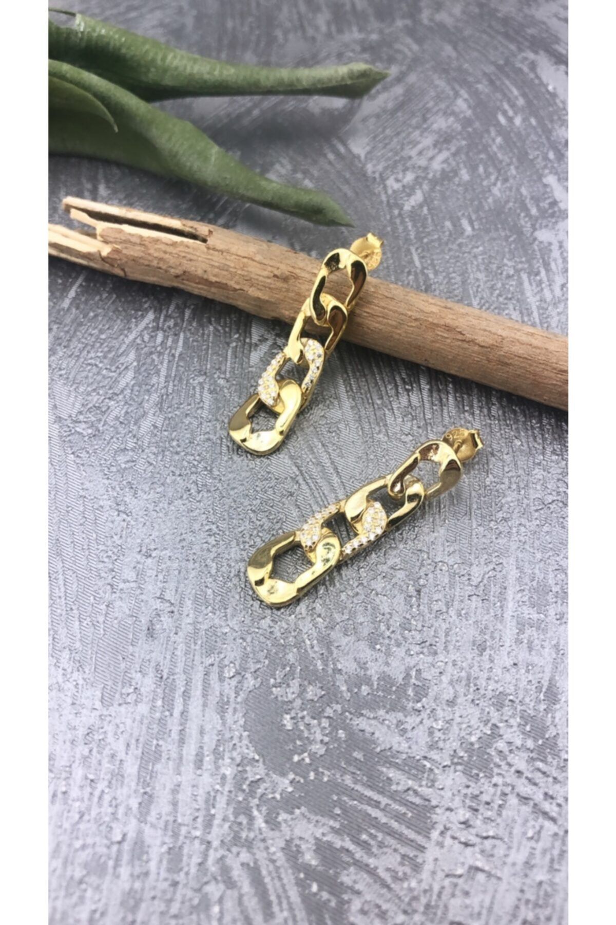 Joel Jewelry Zirkon Taşlı Altın Kaplamalı Zincir Model Sallantılı Gümüş Küpe